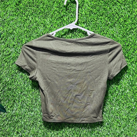 Shein simple tee - Picture 3 of 4